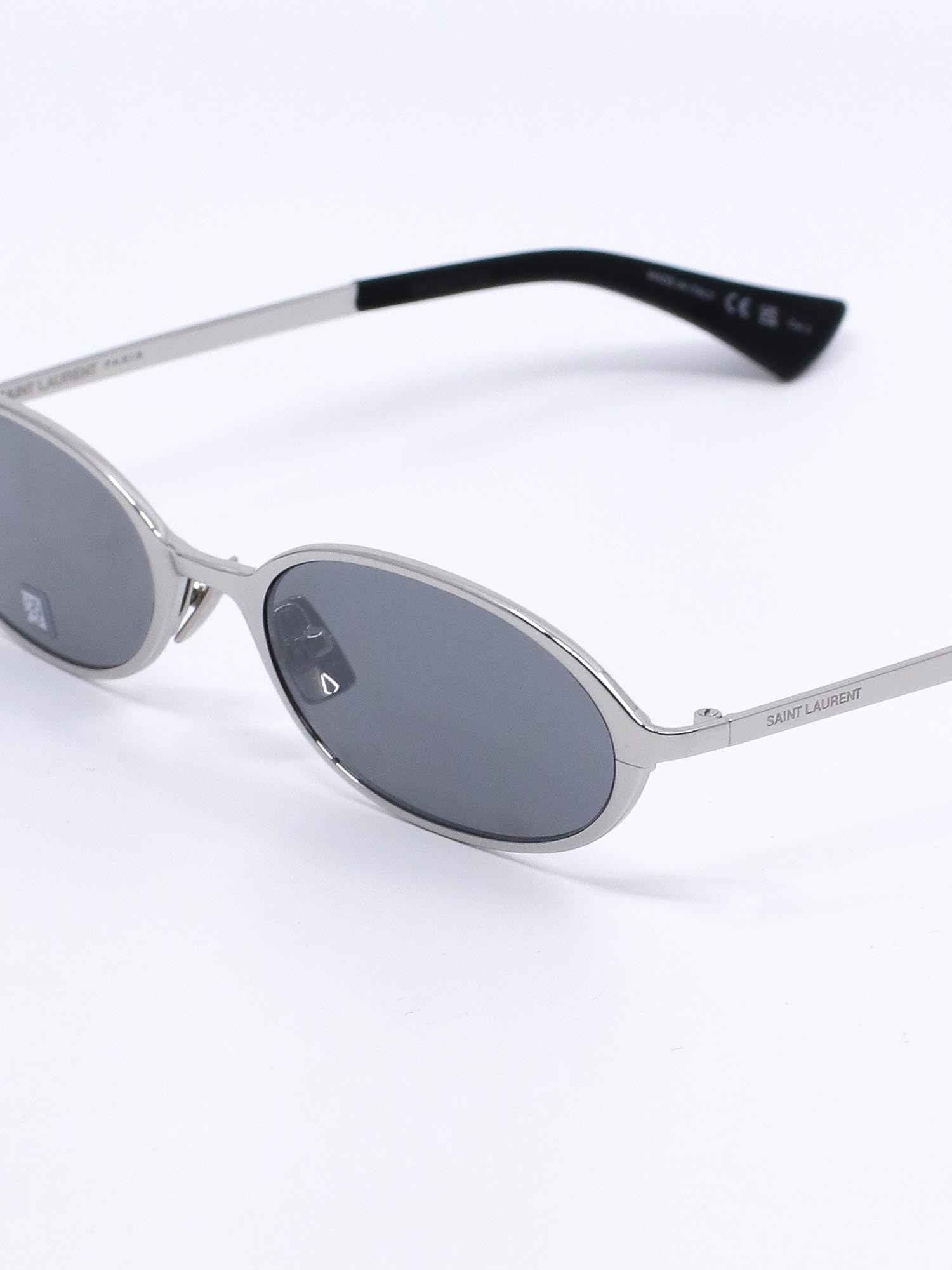 Metallsolbrille i sølv med oval fasong