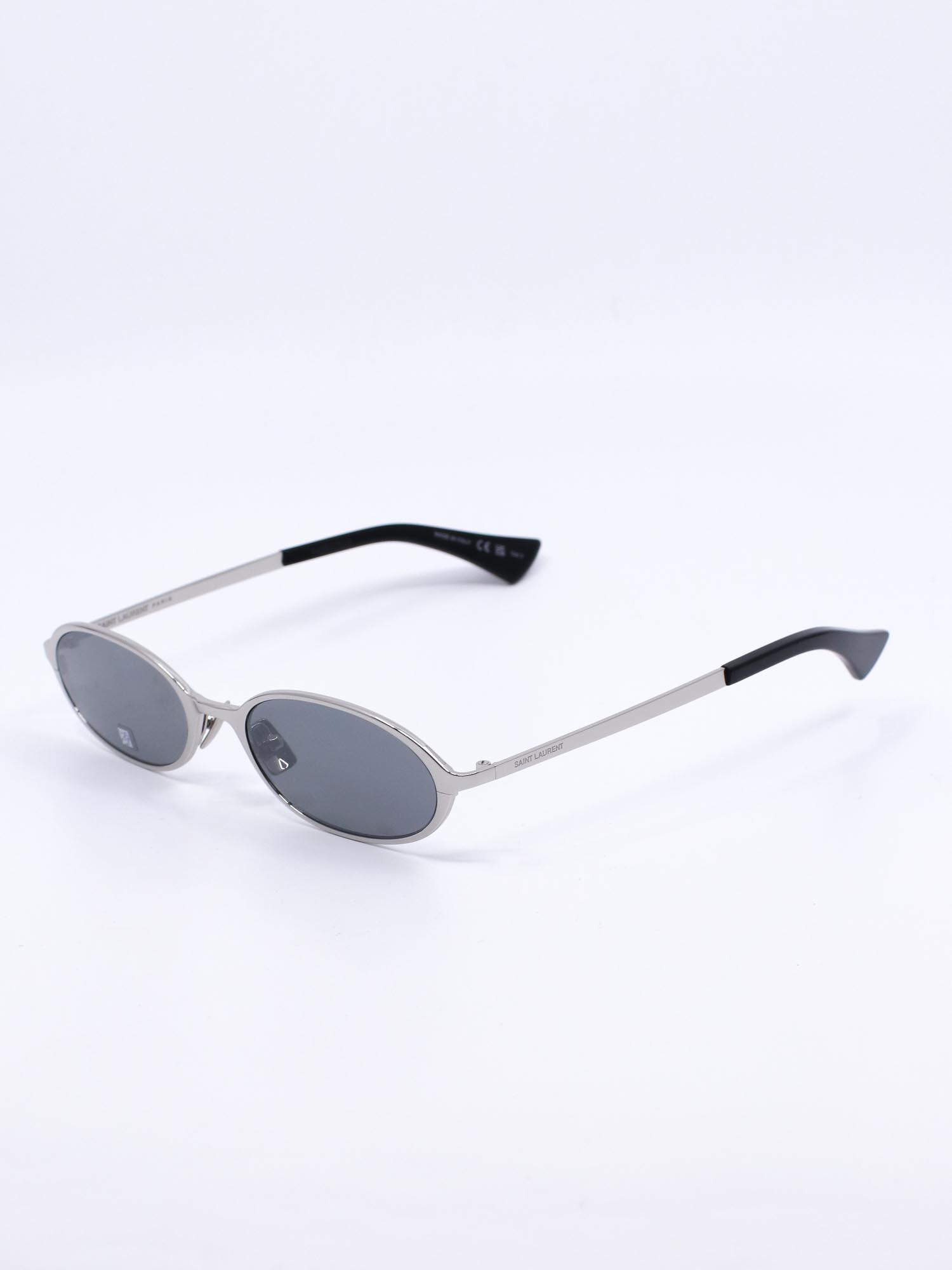 Metallsolbrille i sølv med oval fasong