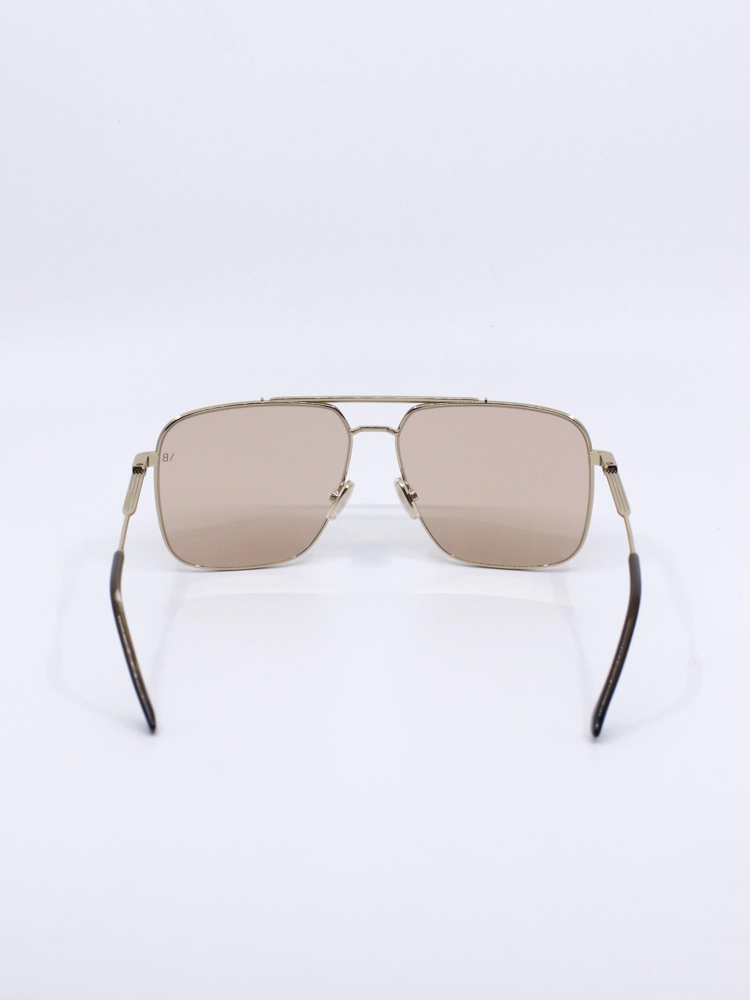 Pilotsolbrille i metall med lyse glass og dobbel nesebro