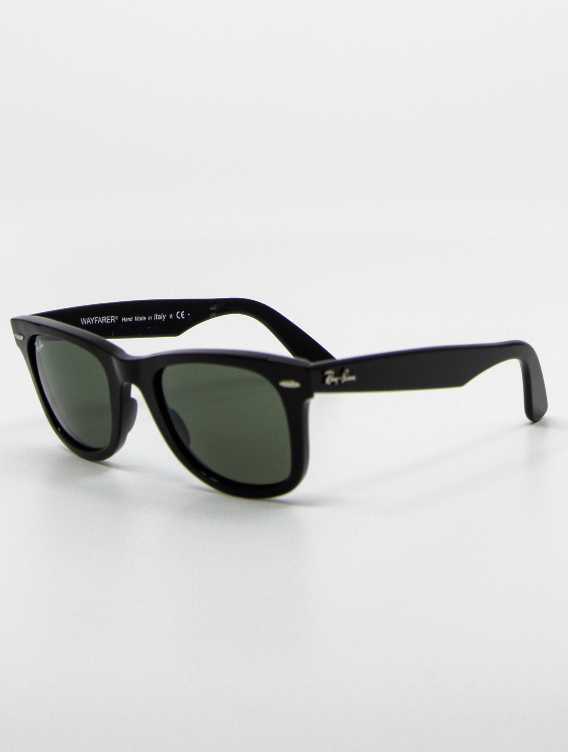 Bilde av solbrille fra Ray ban modellnummer RB2140 wayfarer