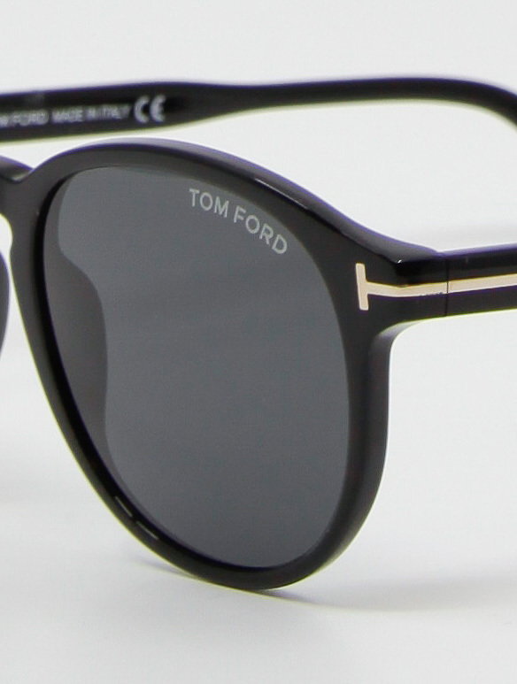 Nærbilde av solbrille TF834 dante
