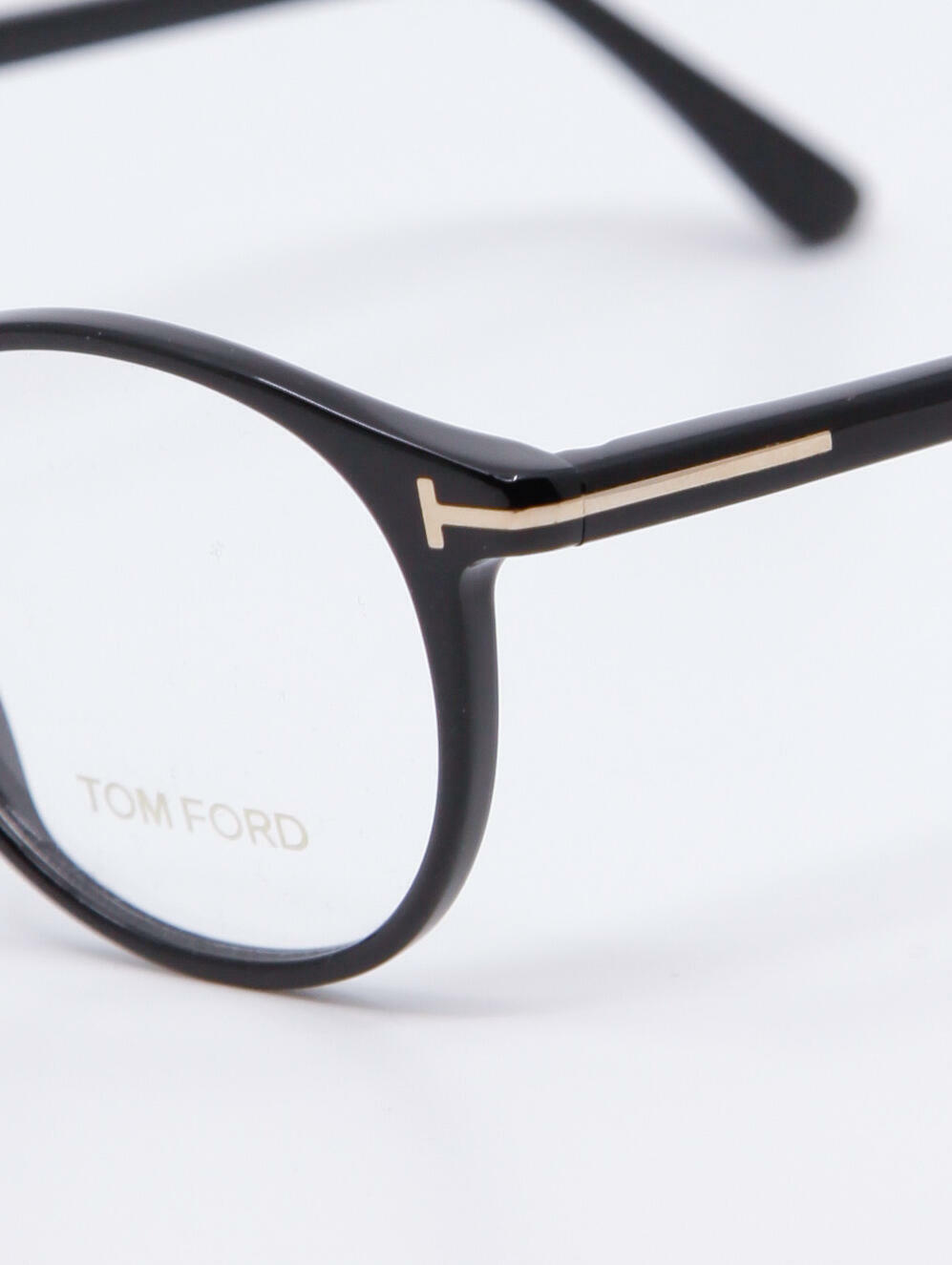Nærbilde av innfatning fra Tom Ford