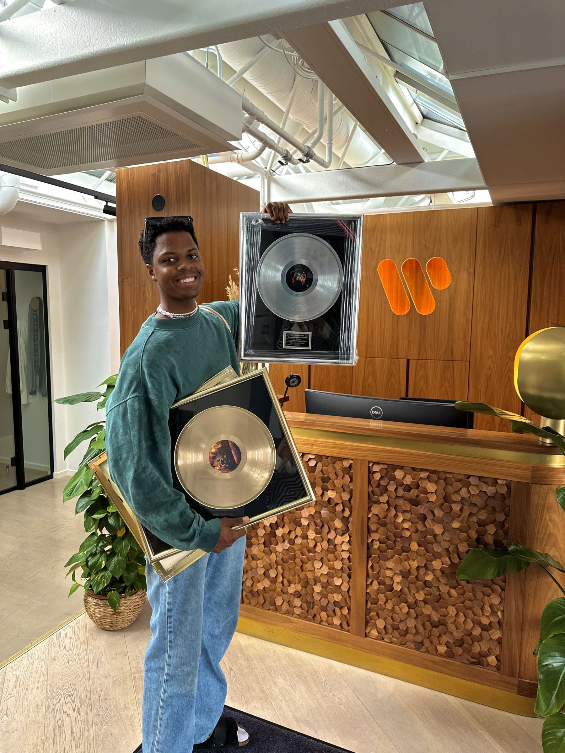 Blackie henter plaques