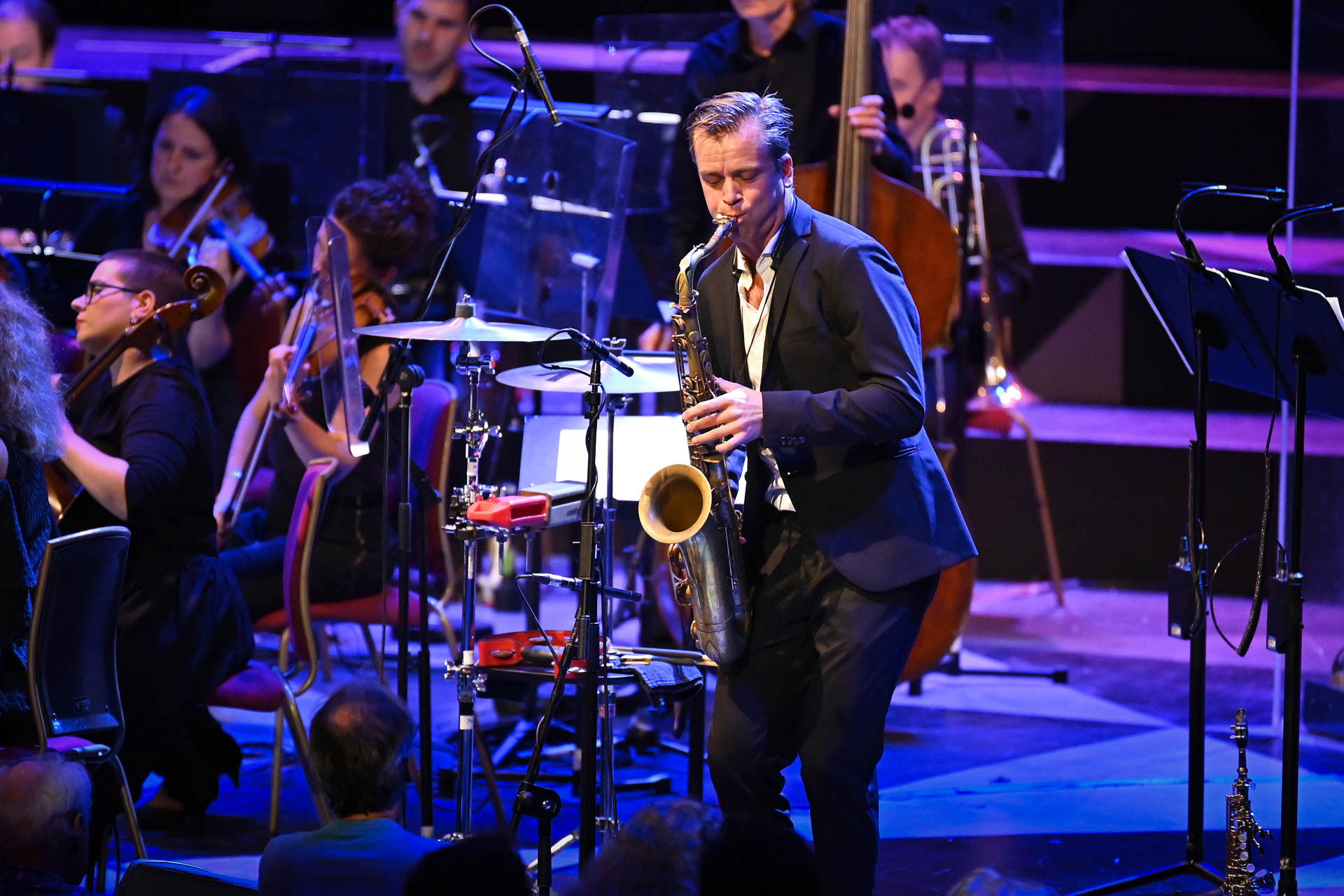 Marius Neset under urfremføring av «Geyser» på BBC Proms 2022.
