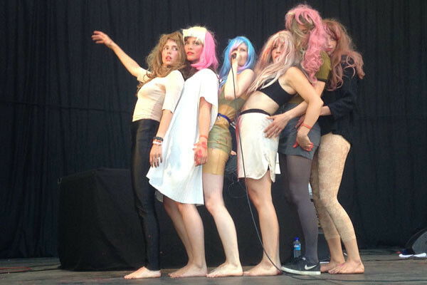 Jenny Hval Oya 600x400 600x400