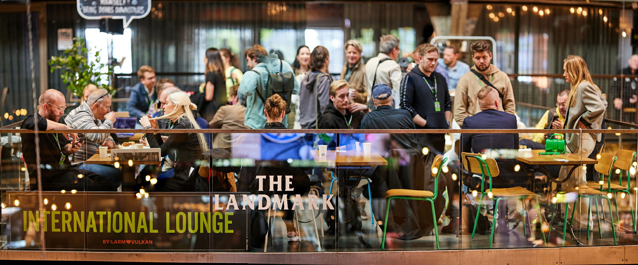 Intl BYLARM22 Music Norway Int Lounge11 08 33 BR58326 Panorama Foto Helge Brekke